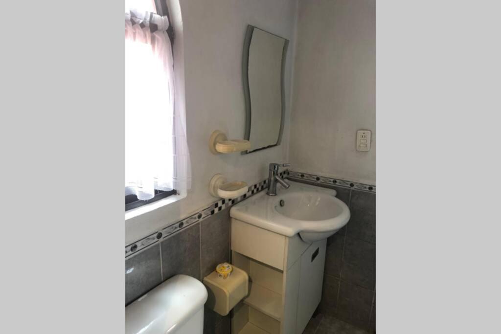 Amplia Habitacion Tipo Ejecutiva Con Bano Y Acceso Privados Toluca Bagian luar foto